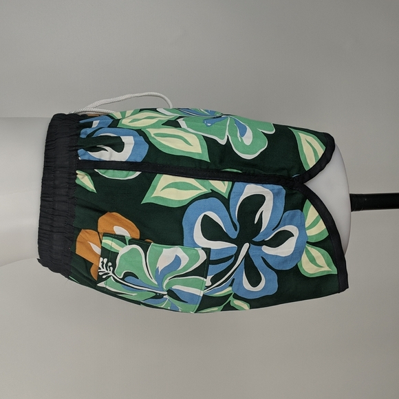 Women's Shorts Size Small Green Hawaiian Print Black Trim Elastic Waist Tie-up - Picture 5 of 8